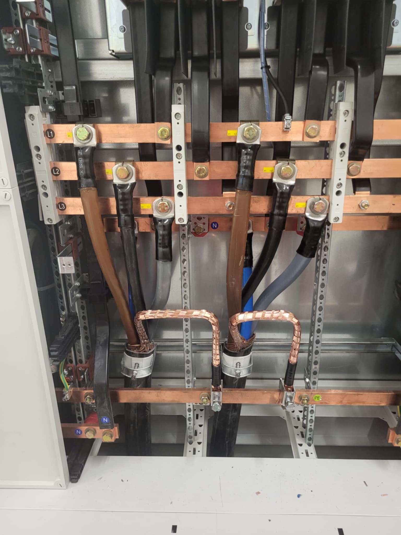 Prace elektryczne z dbałością o szczegóły